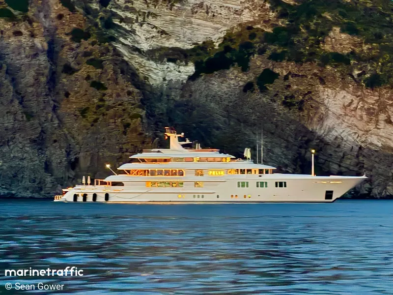 Lady E — view 3
